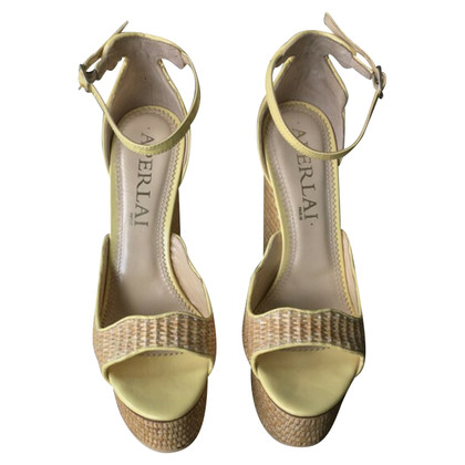 Aperlai Sandals Leather in Cream