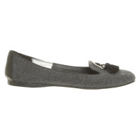 Moncler Slipper/Ballerinas in Grau