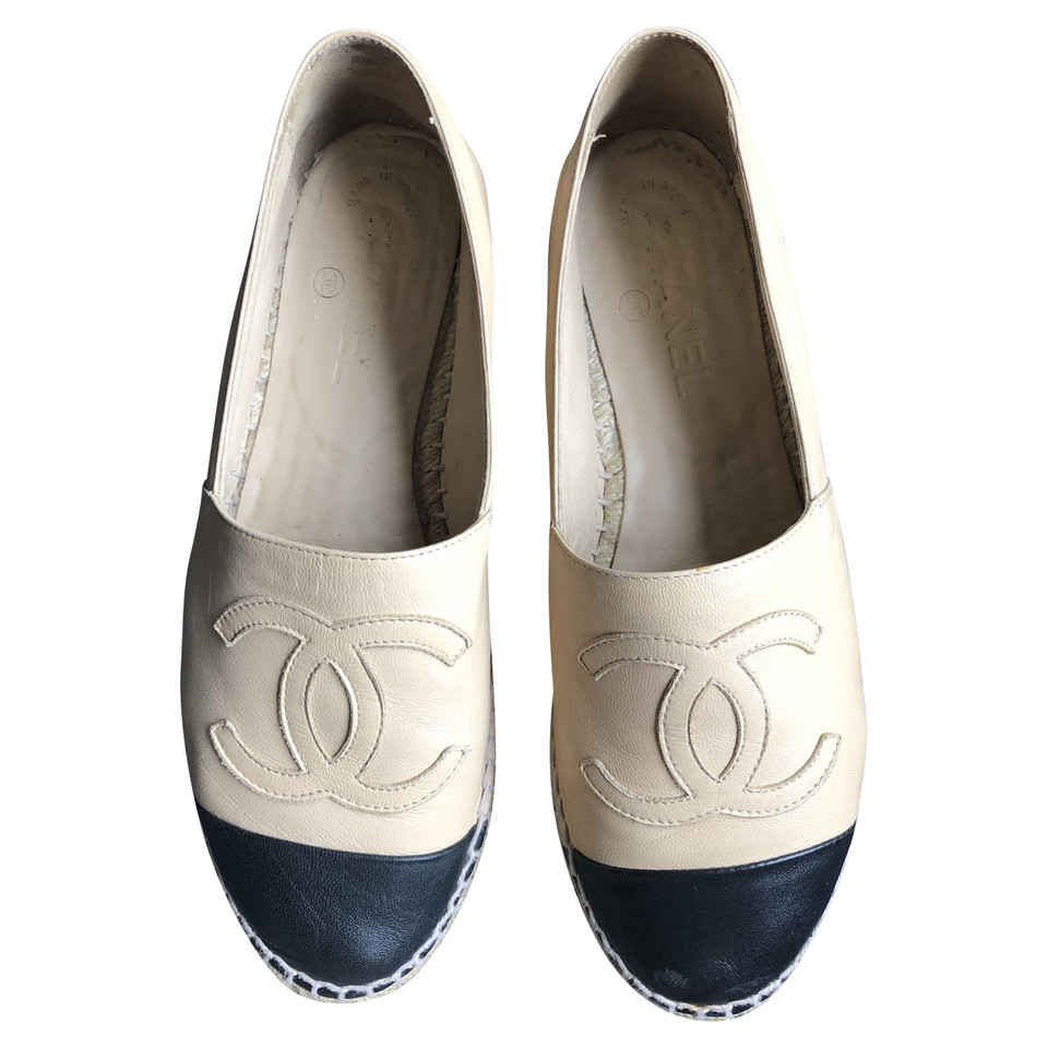 Chanel Slippers/Ballerinas Leather in Beige