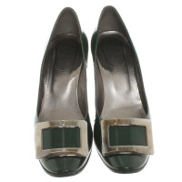 Roger Vivier Pumps/Peeptoes Patent leather in Green