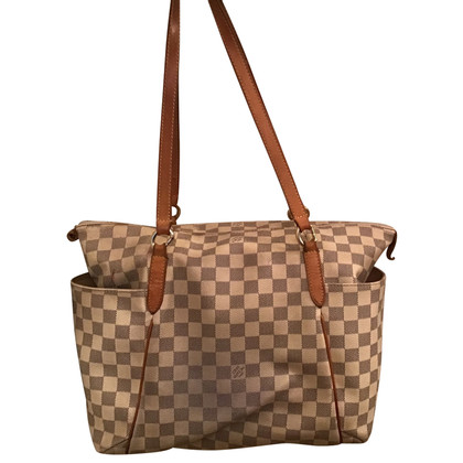 Louis Vuitton Shoulder bag Leather in Beige