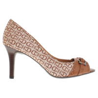 Aigner pumps with pattern
