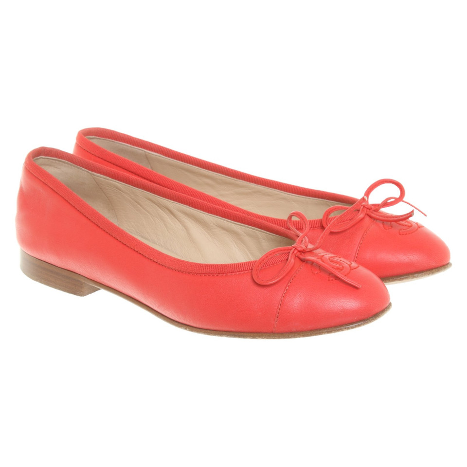 Chanel Slipper/Ballerinas aus Leder in Rot