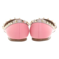 Valentino Garavani Slipper/Ballerinas aus Leder in Rosa / Pink