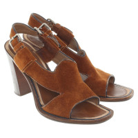 Prada Wildlederpumps in Cognacbraun