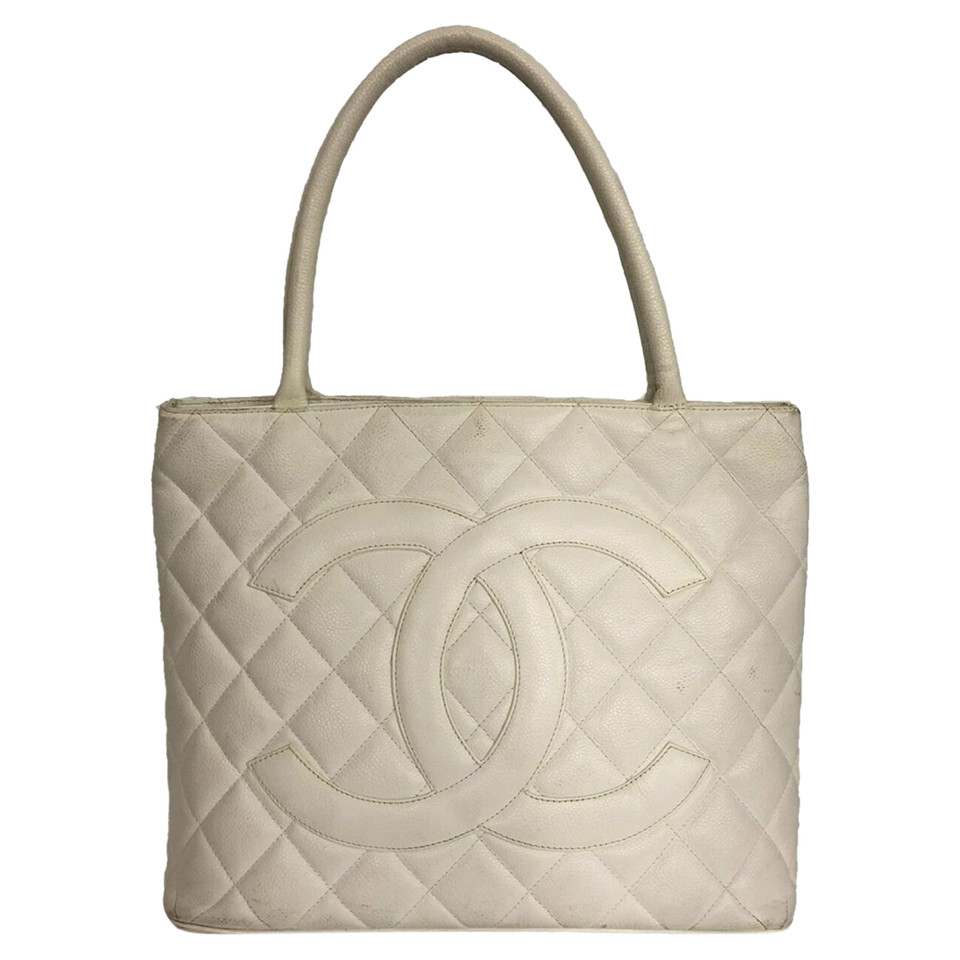 Chanel Medallion in Wit