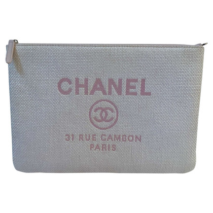 Chanel Clutch Bag in Pink
