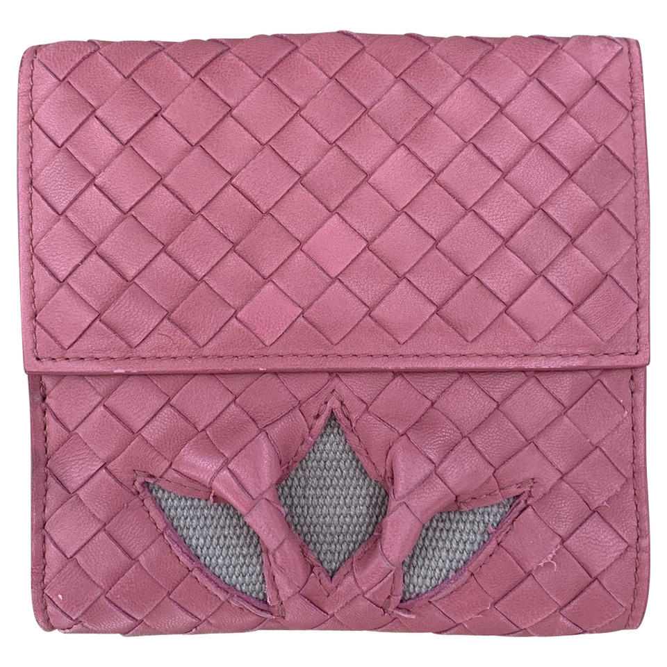 Bottega Veneta Bi-Fold Wallet Leather in Pink