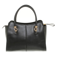 Tod's Handbag in iconic style