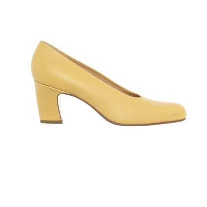 Walter Steiger Pumps/Peeptoes Leather in Yellow