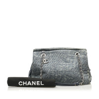 Chanel Umhängetasche aus Jeansstoff in Blau