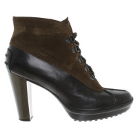 Tod's Ankle boots in black / olive