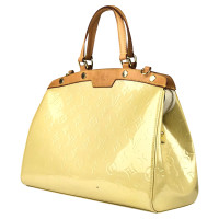 Louis Vuitton Brea Patent leather in Yellow