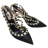 Valentino Garavani Pumps/Peeptoes aus Leder