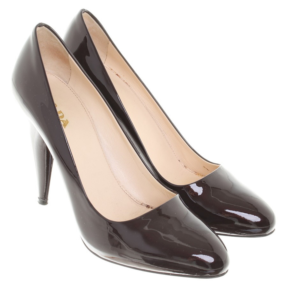 Prada pumps patent leather