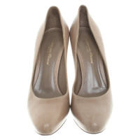 Gianvito Rossi pumps in taupe