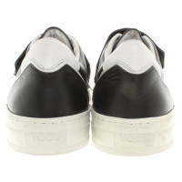 Tod's Sneaker in Black / White