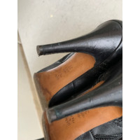 Jean Paul Gaultier Pumps/Peeptoes Leather in Black