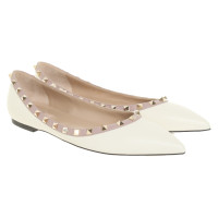 Valentino Garavani Slippers/Ballerina's Leer in Crème