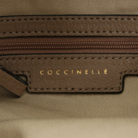 Coccinelle Handtasche aus Leder in Taupe
