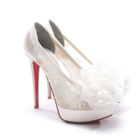 Christian Louboutin Pumps/Peeptoes in Crème