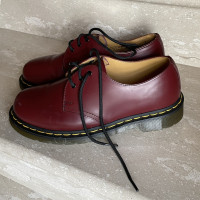 Dr. Martens Chaussures à lacets en Cuir en Bordeaux