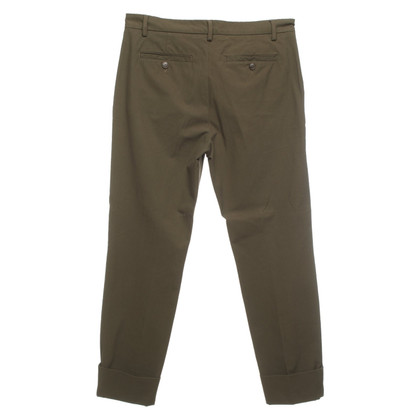 Closed Trousers in Olive