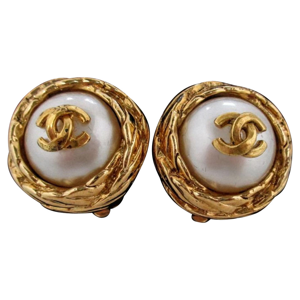 Chanel Pearl earrings