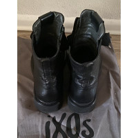ixos Stiefeletten aus Leder in Schwarz