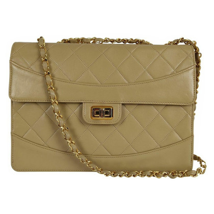 Chanel Timeless Classic Leer in Beige