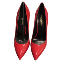 Yves Saint Laurent Pumps/Peeptoes Leather in Red