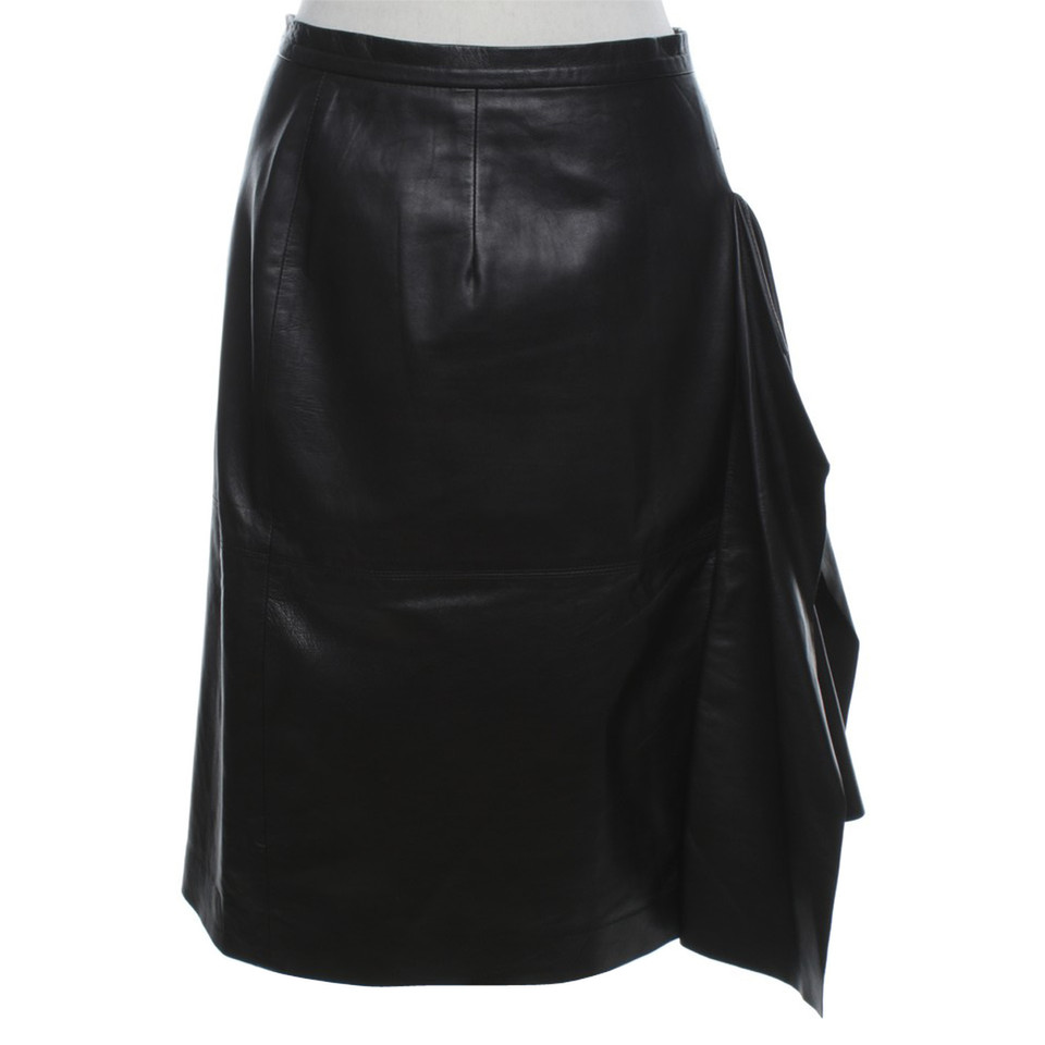 Oscar De La Renta Leather skirt in black