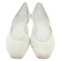 Hogan Slipper/Ballerinas aus Leder in Weiß