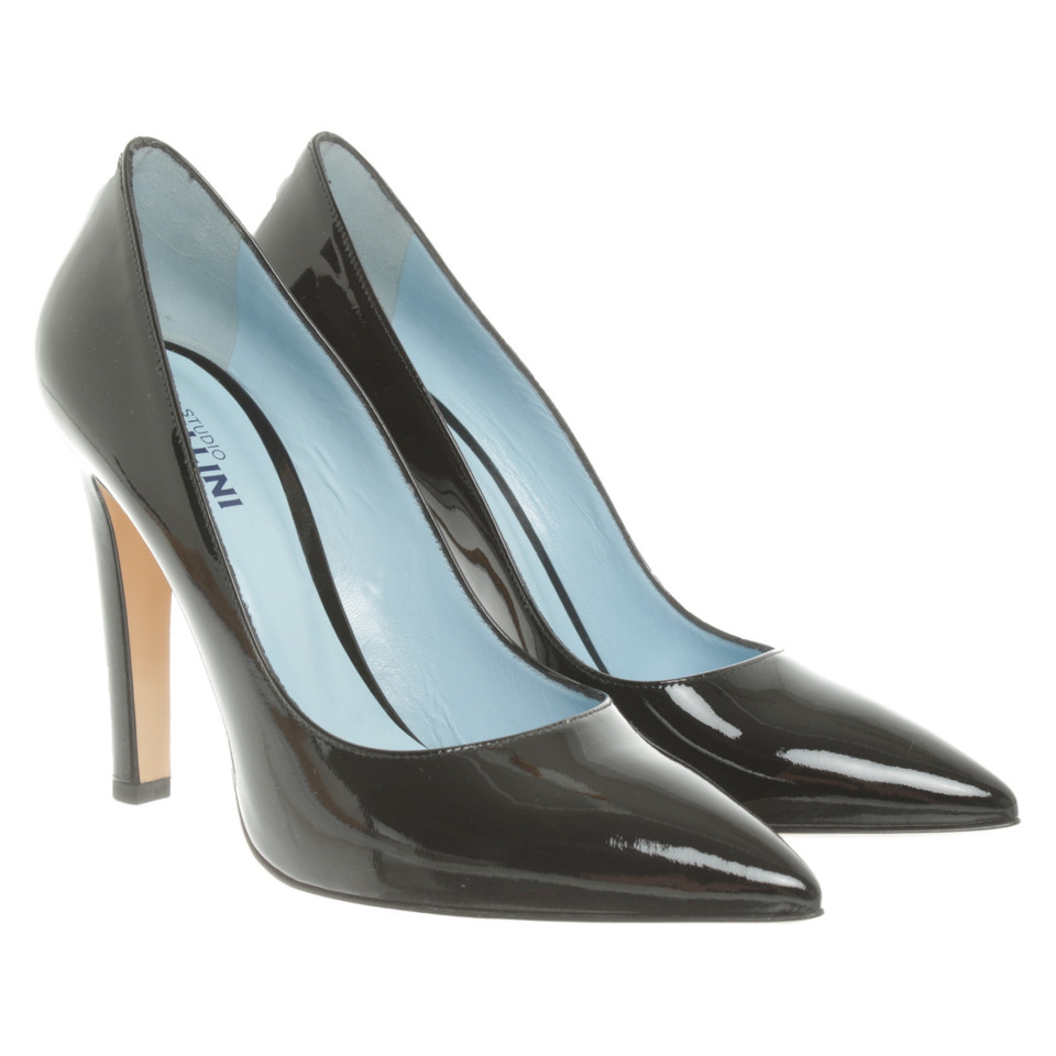 Pollini Pumps/Peeptoes aus Lackleder in Schwarz