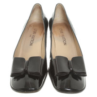 Louis Vuitton pumps in patent leather