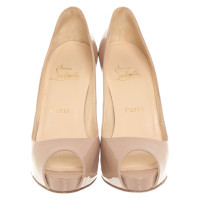 Christian Louboutin Very Prive aus Lackleder in Nude