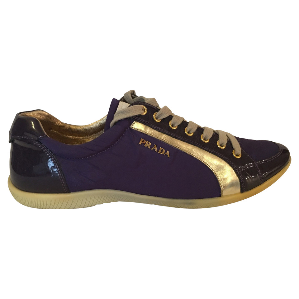 Prada Chaussures de sport en Cuir verni en Violet