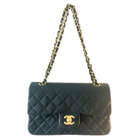 Chanel Classic Flap Bag Small aus Leder in Blau
