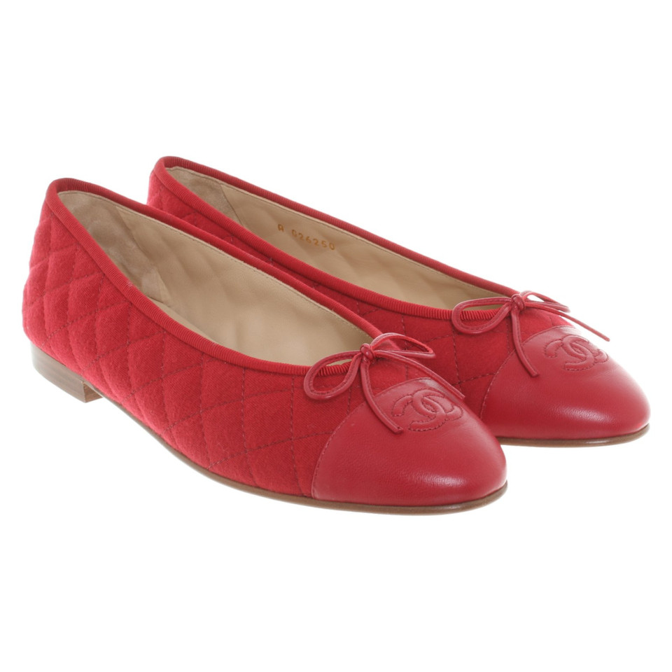 Chanel Chaussons/Ballerines en Rouge