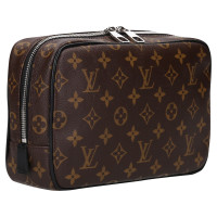 Louis Vuitton Clutch Bag in Brown