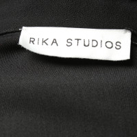 Rika Robe en Noir