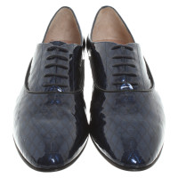 Giorgio Armani Chaussures à lacets en Cuir verni en Bleu