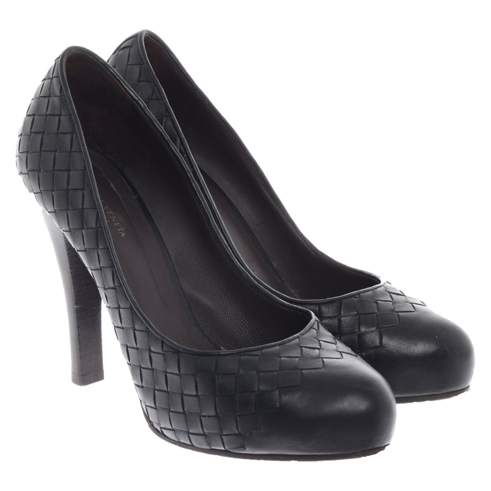 Bottega Veneta Décolleté/Spuntate in Pelle in Nero