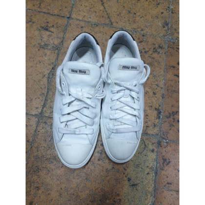Miu Miu Chaussures de sport en Cuir en Blanc