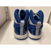 Nike Chaussures de sport en Cuir en Bleu