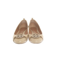 Tory Burch Chaussons/Ballerines en Cuir en Beige