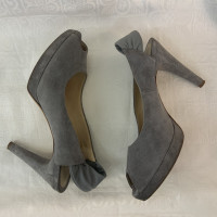 Lella Baldi Pumps/Peeptoes Suede in Taupe