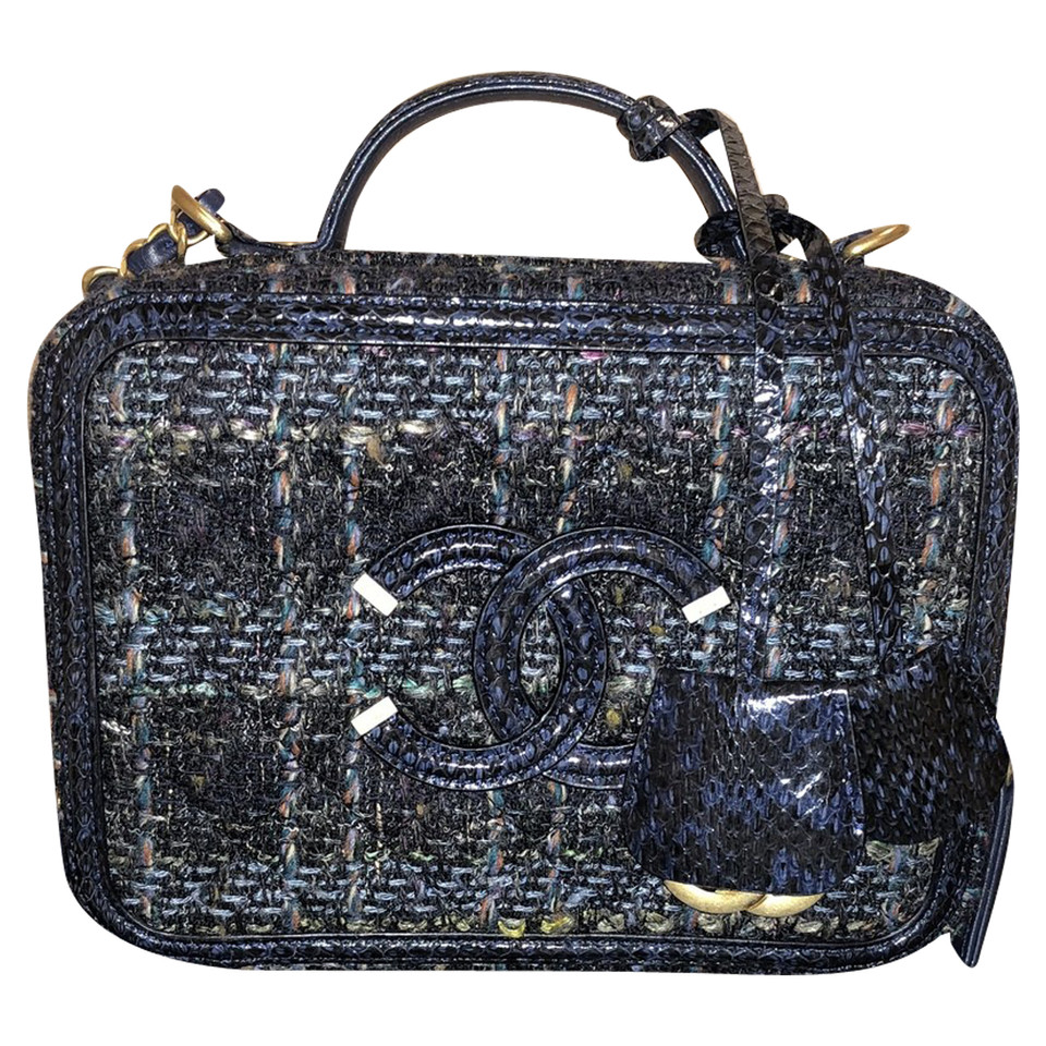 Chanel Umhängetasche in Blau