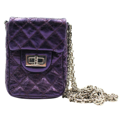Chanel Clutch aus Leder in Violett