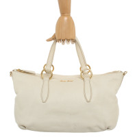 Miu Miu Handtasche aus Leder in Creme